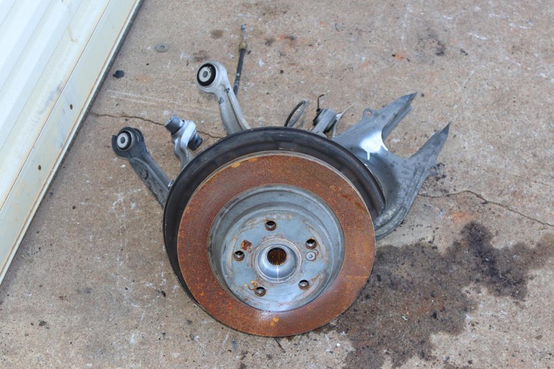 2010-2018 MERCEDES E-CLASS E350 W212 RWD REAR LEFT SPINDLE KNUCKLE HUB ASSY OEM