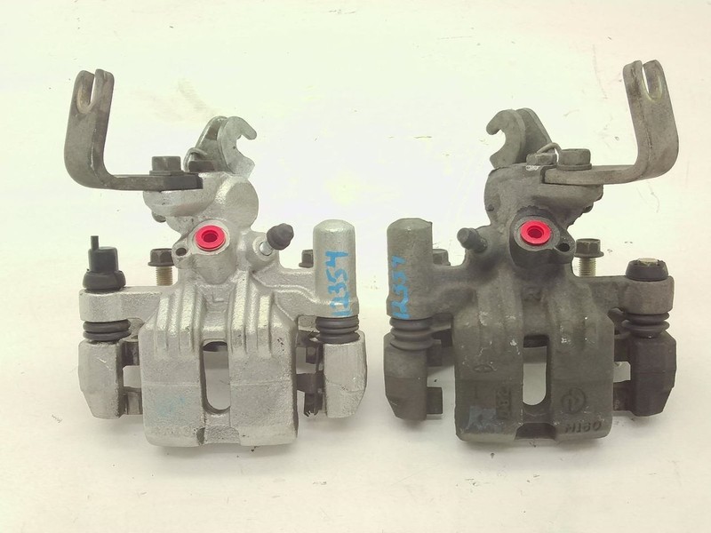 99-05 Mazda Mx-5 Miata NB Pair of Left and Right Rear Calipers