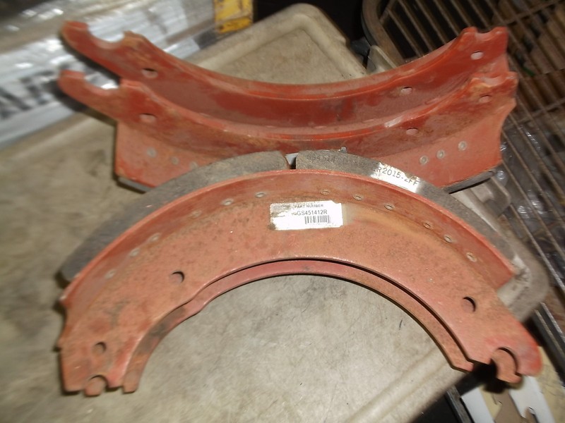 NEW Set of 2 Red Brake Shoes GS451412R *FREE SHIPPING*