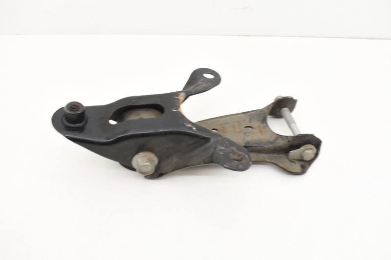 2011 FORD MUSTANG REAR CONTROL ARM REAR DIFFERENTIAL MOUNT GENUINE OEM KW56