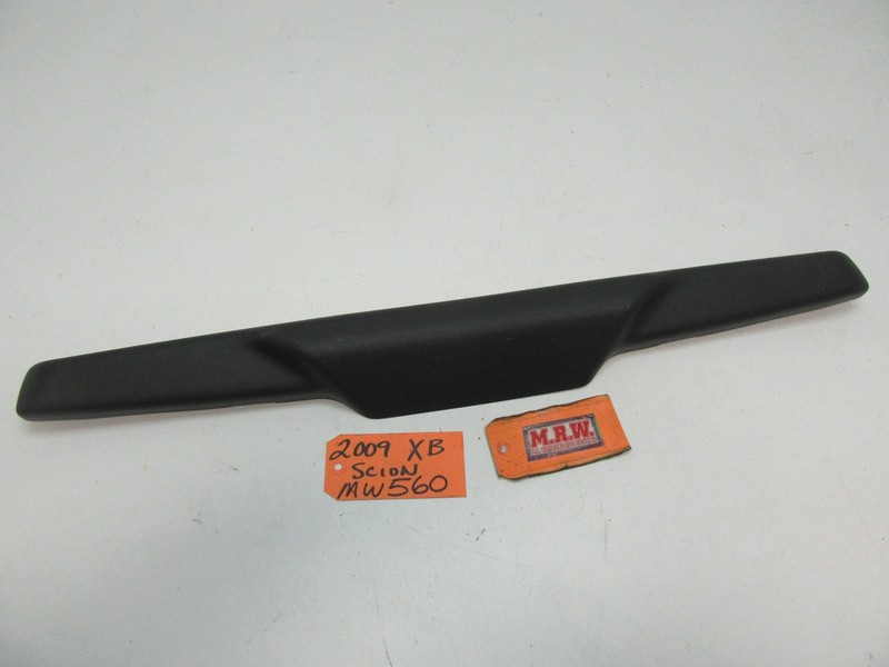 SCION XB 3RD THIRD BRAKE LIGHT TAIL LAMP STOP LENS COVER TRIM PANEL BACK HATCH