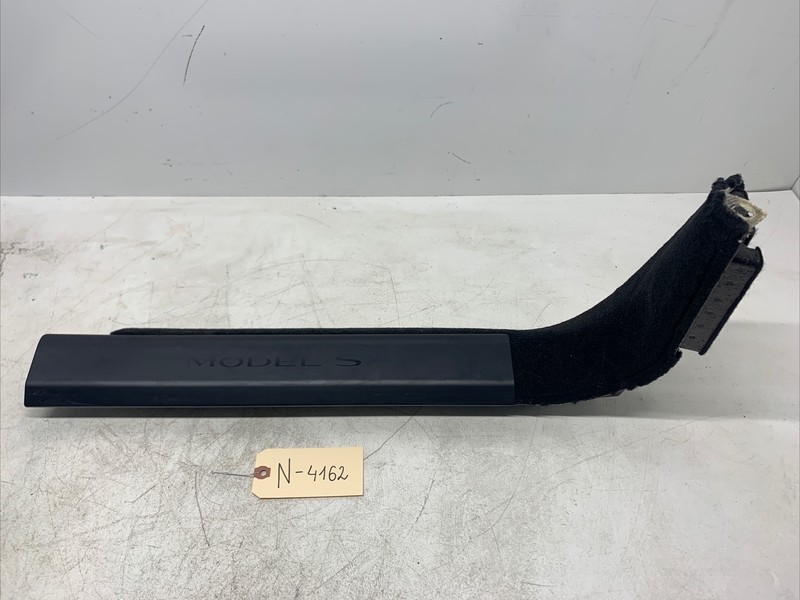 2021-2023 TESLA MODEL S PLAID A PILLAR DOOR TRIM RIGHT 1585788-00 4162 S6