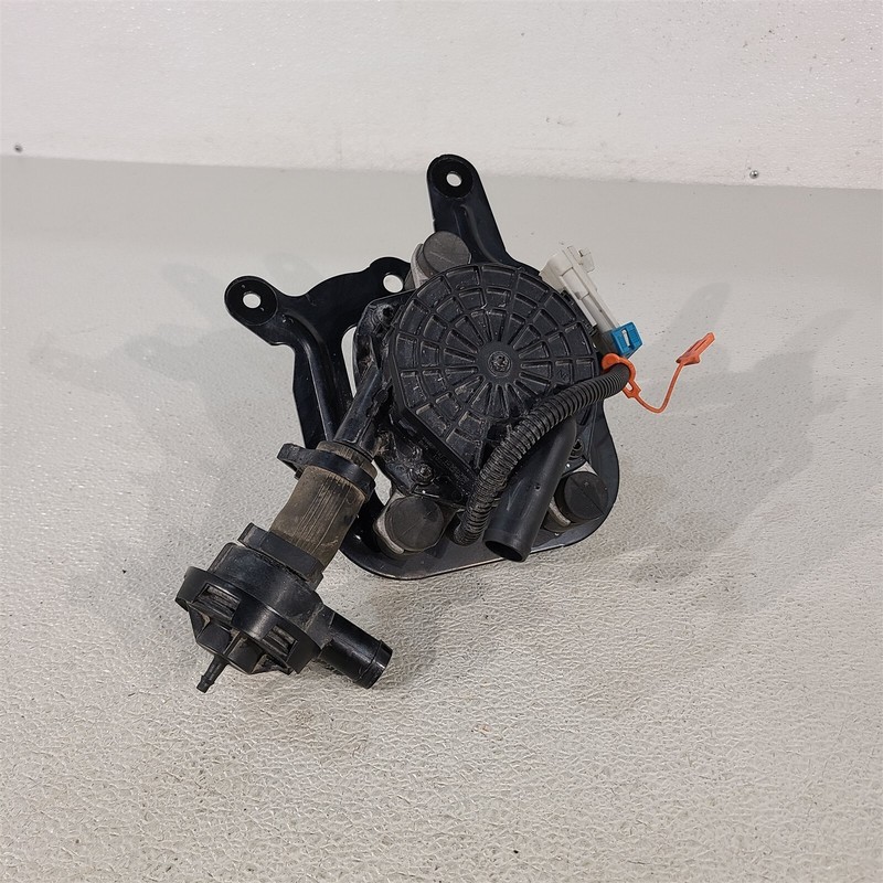 00-04 Corvette C5 Smog Emission Air Pump Ls1 Ls6 Aa7334