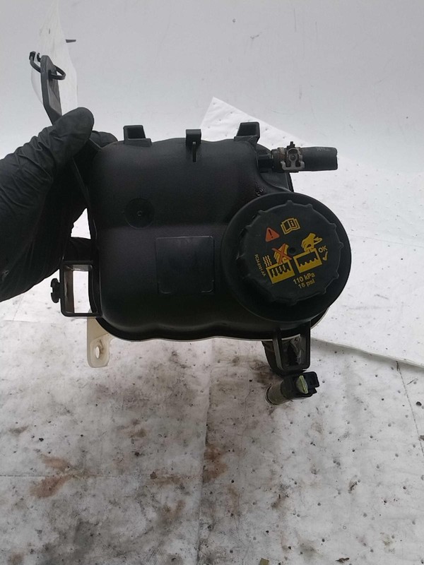 Used Engine Coolant Reservoir fits: 2016 Ford ExplorerGrade C
