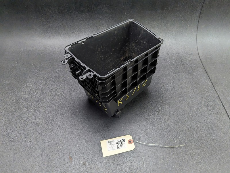 Center Console Storage Box 2019 Kia Optima 84630-D5000 2016 2017 2018 2020