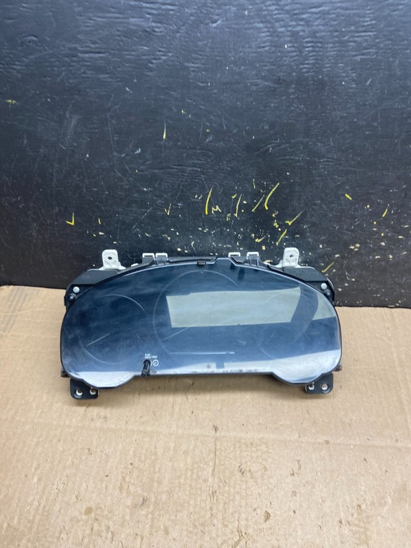 2006Toyota Sienna Speedometer Cluster Gauge OEM Z1608 DG