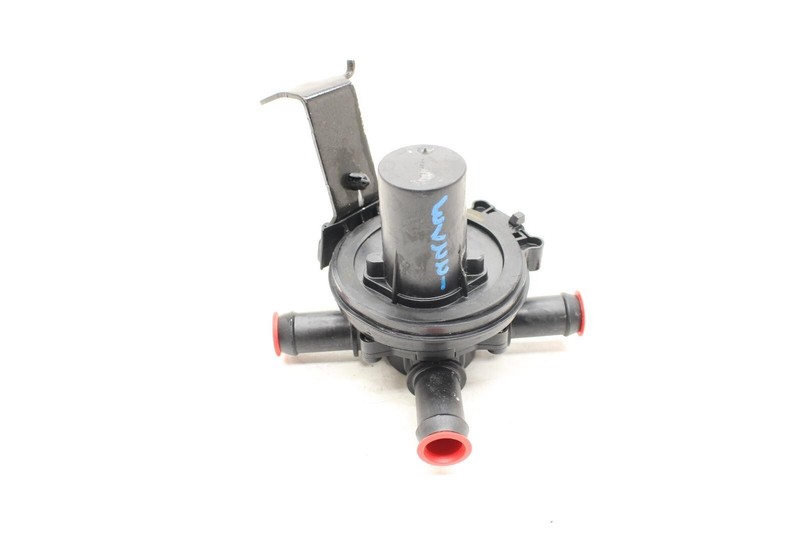 21-24 Ford Mach-E Auxillary Water Pump LU5A8C508