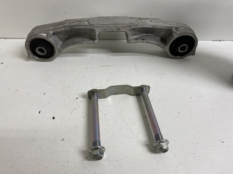 2020-2022 Subaru Impreza Rear Differential Bracket Mount Carrier Bolt Oem