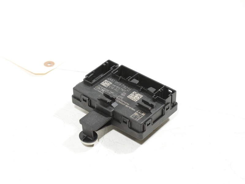 2017-2019 Audi Q7 FRONT RIGHT Side Door Control Module Unit OEM 82K