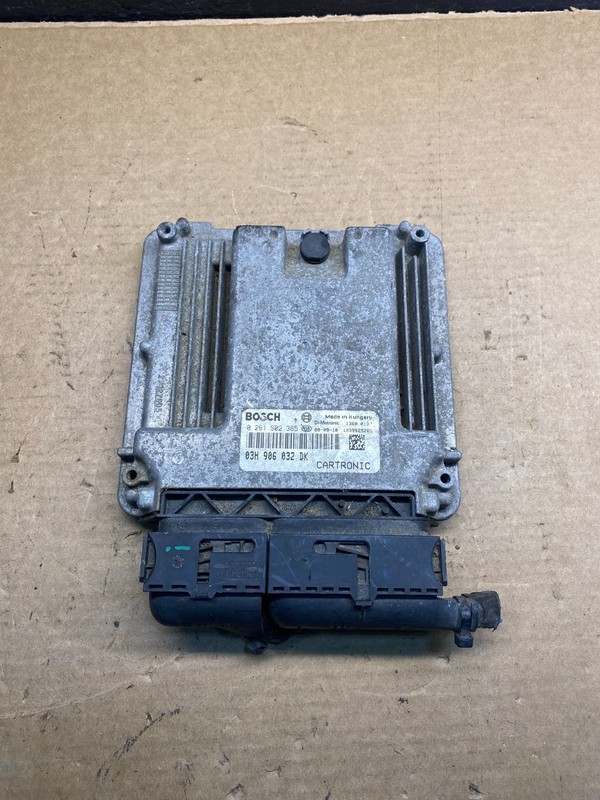 2008 2009 2010 Porsche Cayenne Engine Computer Module ECM ECU AD9971 DG