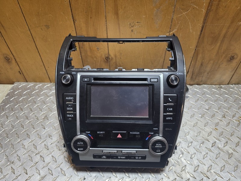 Toyota Camry 13-14 Radio Touch Screen Display Receiver ID P10470 86140-06021 Oem