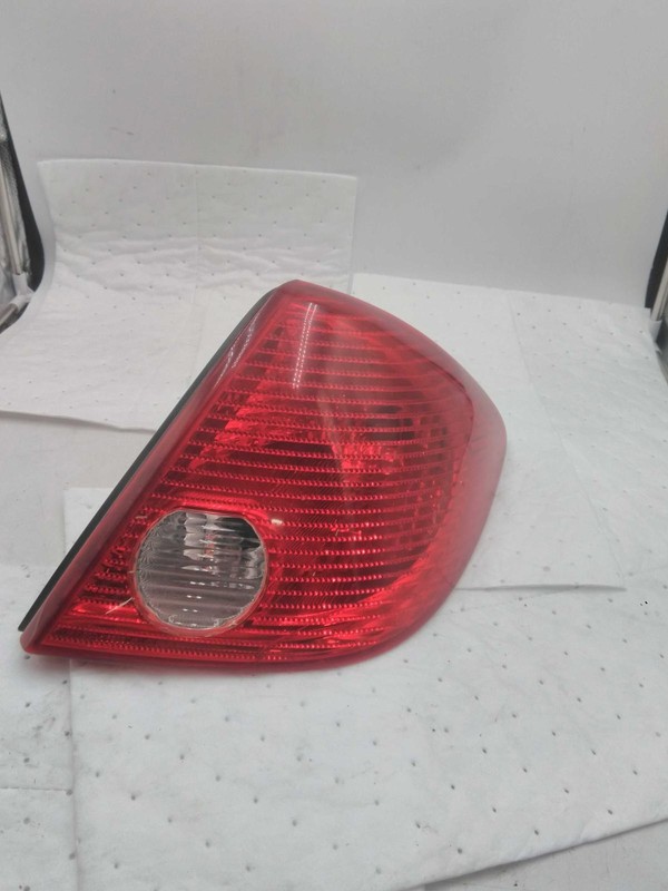 2006 Pontiac G6 Right Tail Light Assembly Grey OEM 304076 Used 141K Miles