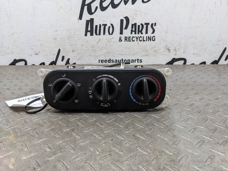 Temperature Control Non-heated Back Glass With AC Fits 07-10 WRANGLER 1092165