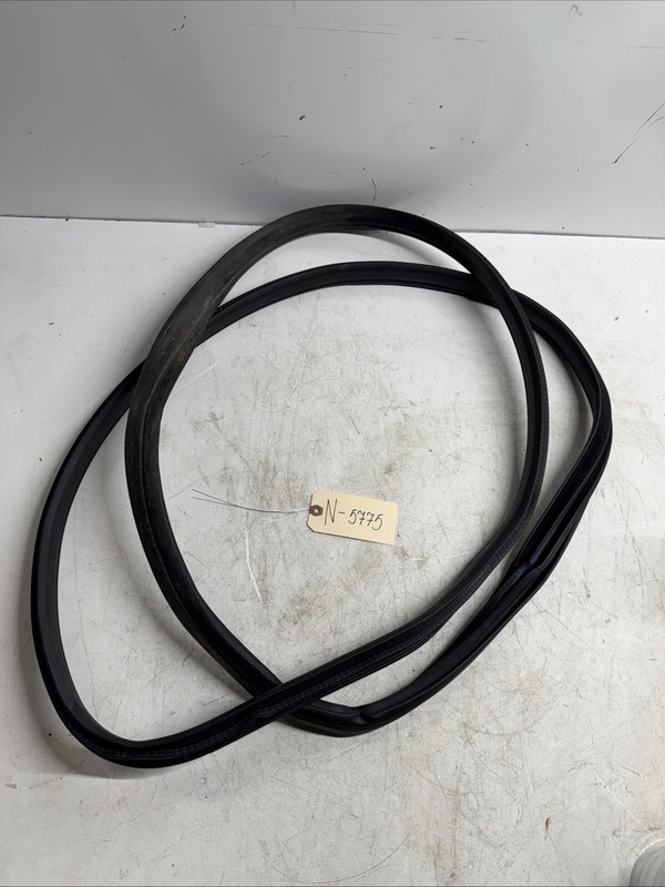 16 17 18 19 20 Tesla Model X Front Left Door Weatherstrip Rubber Seal N-5775 S2