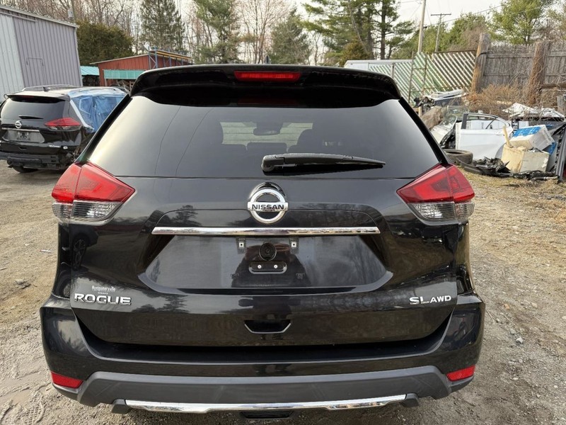 2018-2020 Nissan Rogue Tail Gate Black
