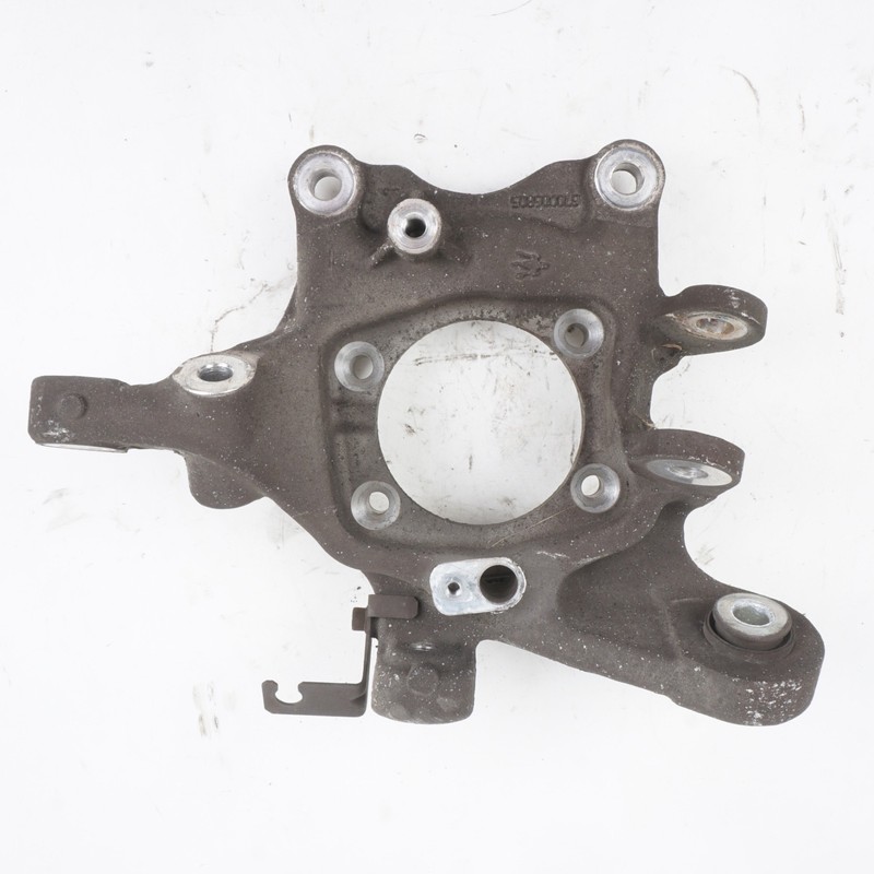 2014 - 2020 MASERATI QUATTROPORTE AWD RIGHT PASS REAR SPINDLE KNUCKLE HUB OEM
