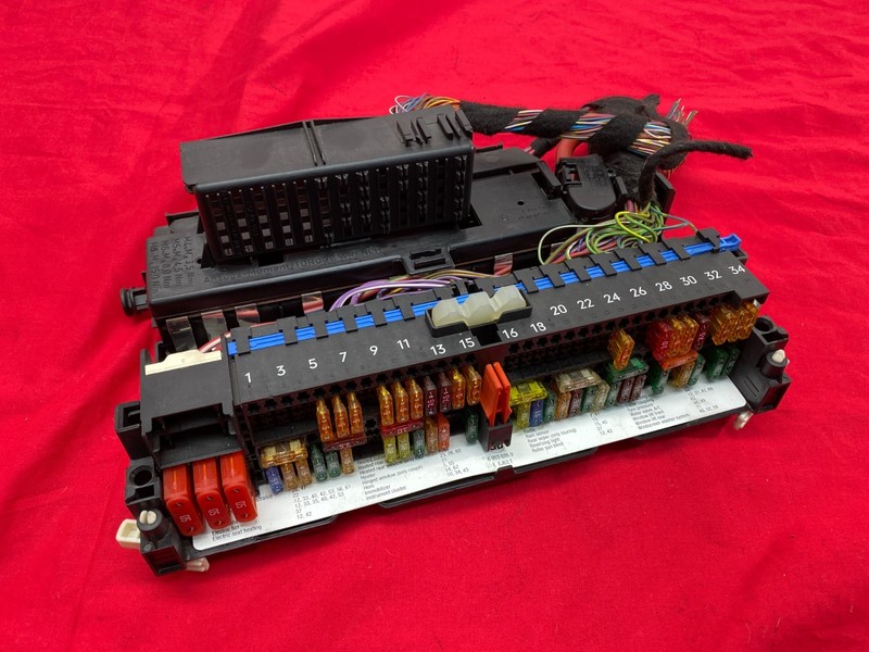 99-06 BMW E46 3 Series M3 X3 Interior Power Fuse Junction Control Box Unit OEM✅