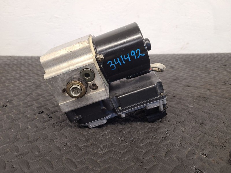 2005 Dodge Ram 1500 3.7L & 4.7L ABS Pump Module Assembly OEM 52121406AD
