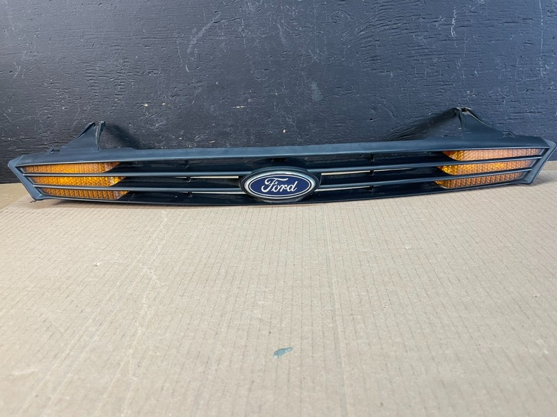 2000 to 2004 Ford Focus Front Upper Grille Grill With Emblem Oem AC1953 DG