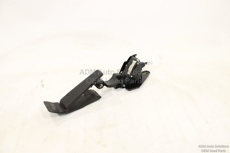 2017-2022 INFINITI Q60 ACCELERATOR GAS PEDAL W/ DRUM THROTTLE SENSOR OEM