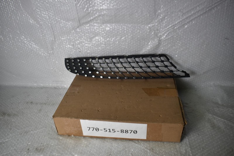 MERCEDES BENZ GLC300 4MATIC RIGHT LOWER GRILLE 2020-2022 OEM A 253 888 05 01