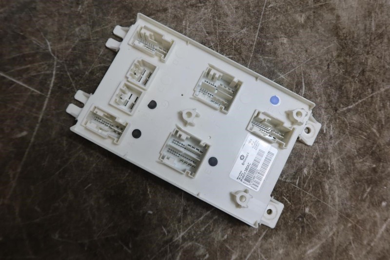 2019 Dodge Durango OEM Body Control Module BCM BCU 68372380