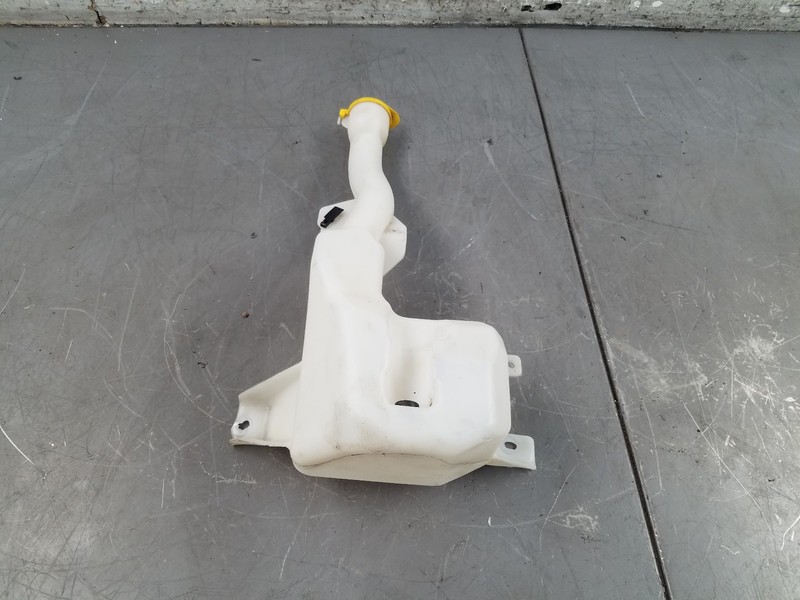 2016 Ford Mustang Shelby GT350 Windshield Washer Reservoir / Pump #0638 VV1