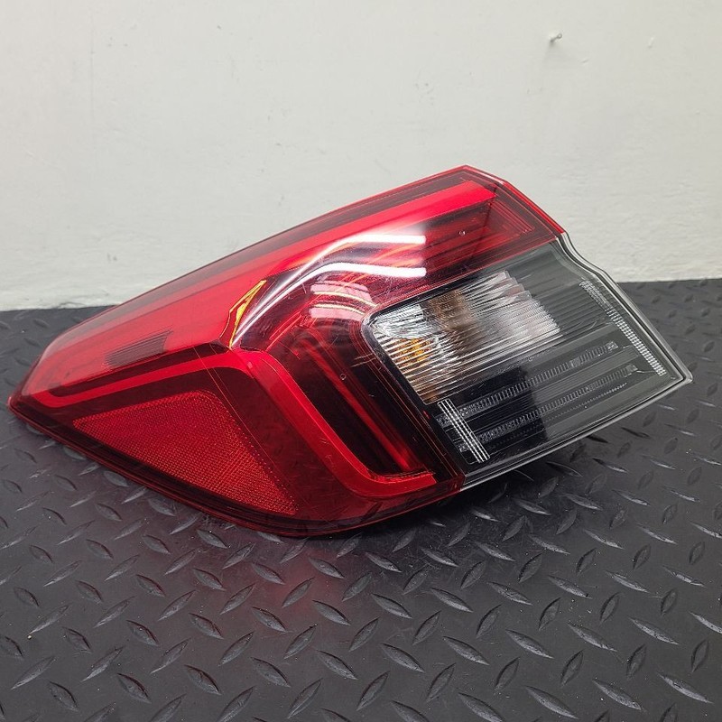 22-25 Honda Civic Left Driver Quarter Mounted Led Tail Lamp OEM 33550-T20-A01