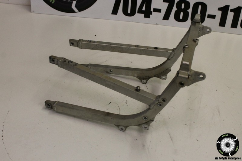 2000 Suzuki GSXR600 REAR SUBFRAME BACK SUB FRAME GSXR 600 00