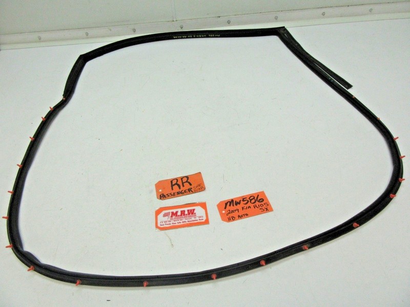 DOOR PANEL RUBBER SEAL LOCATED ON CAR DOOR R PASSENGER SIDE BACK RR for KIA RIO5