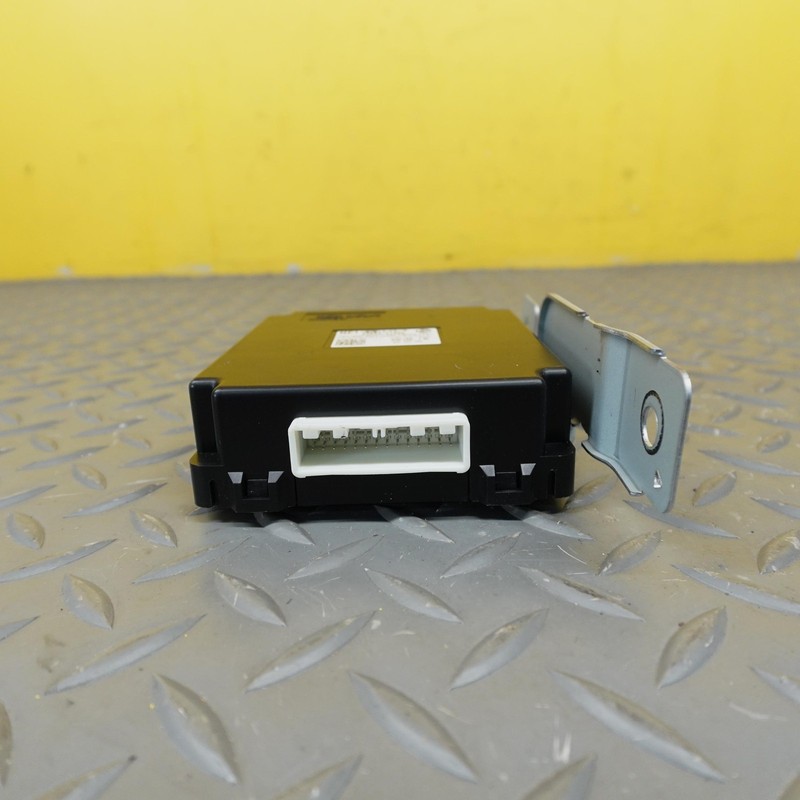2022-2024 HYUNDAI IONIQ 5 FRONT LEFT FLUSH DOOR CONTROL MODULE OEM 82659GI000