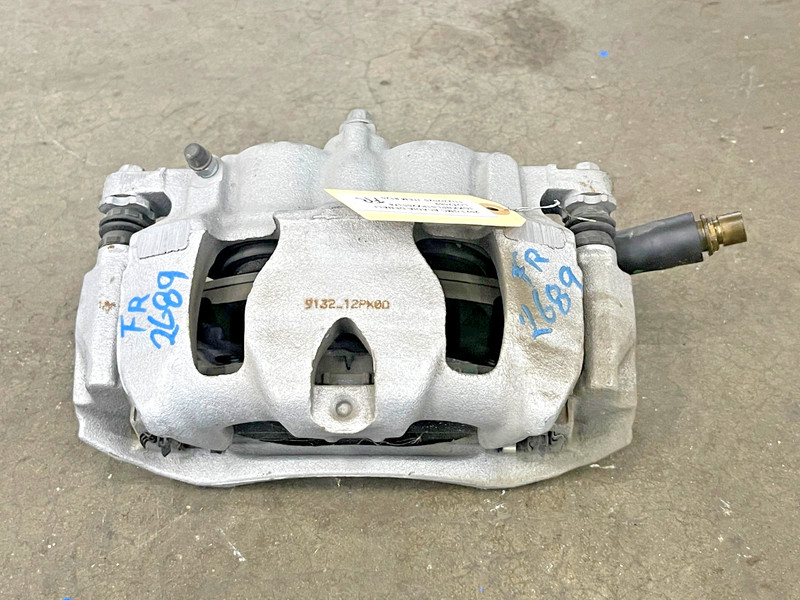 ⭐2017-2023 GMC ACADIA DENALI FRONT RIGHT PASS BRAKE CALIPER BRACKET OEM LOT2689