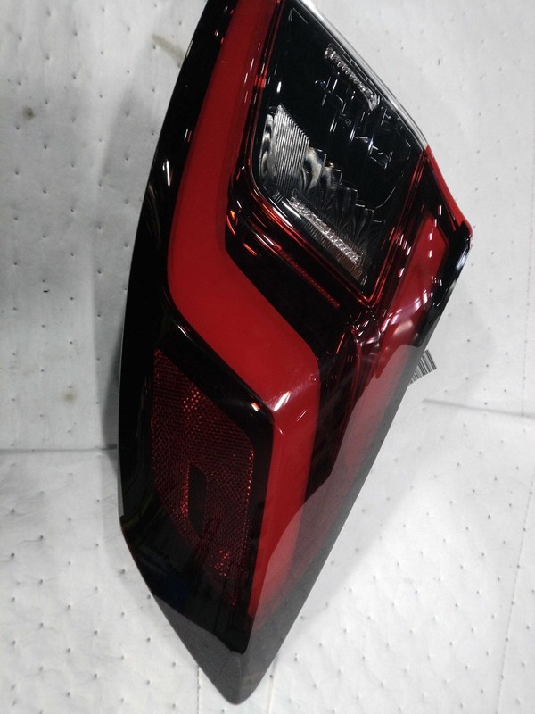 2023 Honda Civic Right Tail Light Assembly Silver Used SCRATCHES 66K Miles
