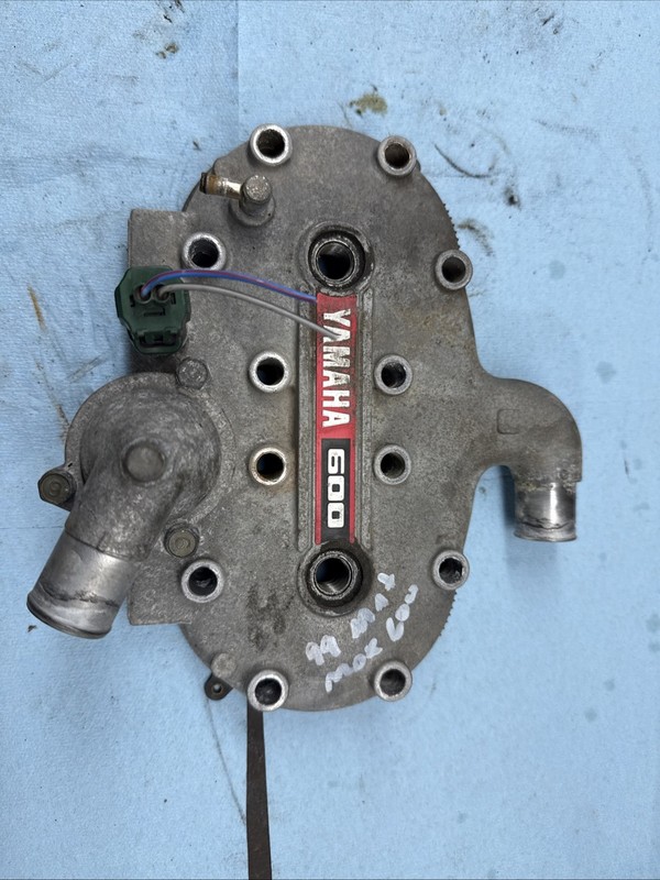 1999 Yamaha Moutain Max 600 Snowmobile Motor Cylinder Head Good