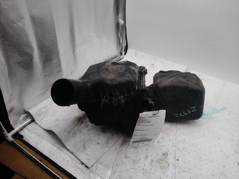 2007 Subaru Legacy Air Cleaner Assembly OEM Green 2.5L 138k Miles