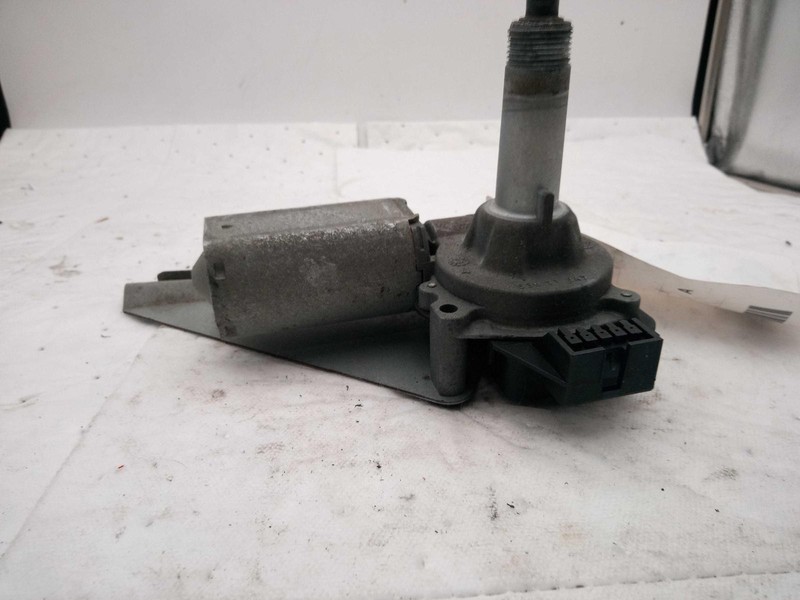 Used Back Glass Wiper Motor fits: 2003 Gmc EnvoyGrade B