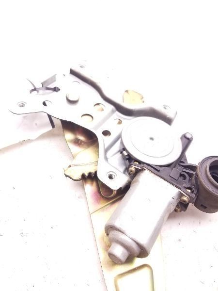 04-06 SCION XA DRIVER SIDE REAR WINDOW REGULATOR ASSEMBLY