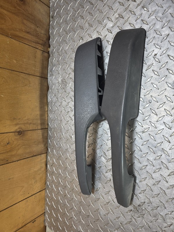 2003-2015 Chevrolet Express Van Driver Passenger Armrests Tested