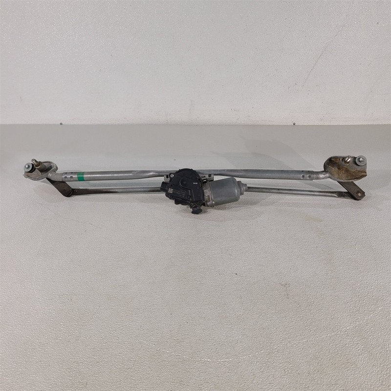 2015 Dodge Challenger Windshield Wiper Linkage With Motor Aa7454
