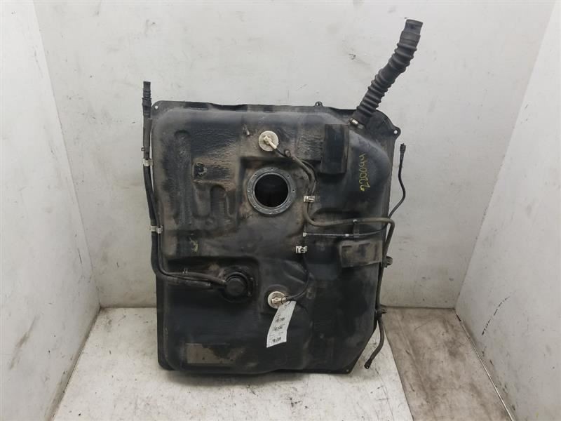 01 02 03 TOYOTA SIENNA LE 3.0L FUEL TANK