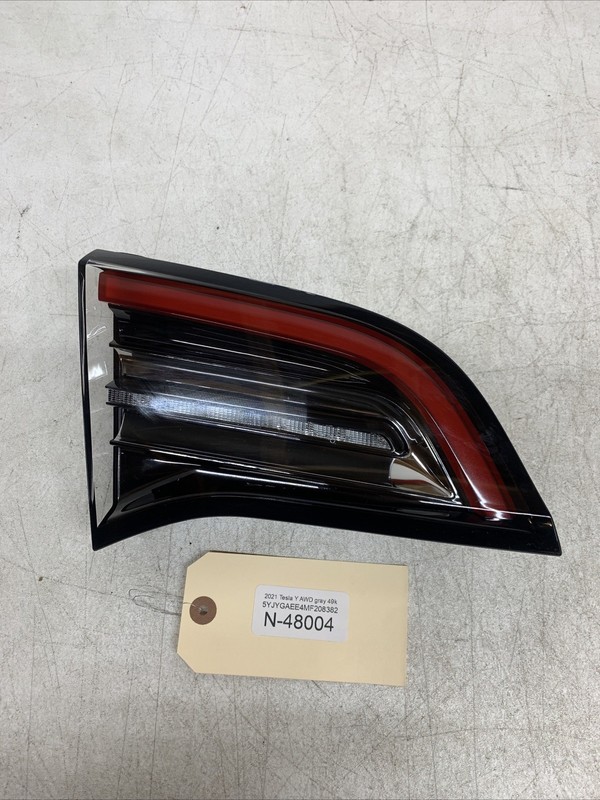21-23 Tesla Y Taillight Tail Light LH Trunk OEM 4-pin 1502088-97-B 48004 B17