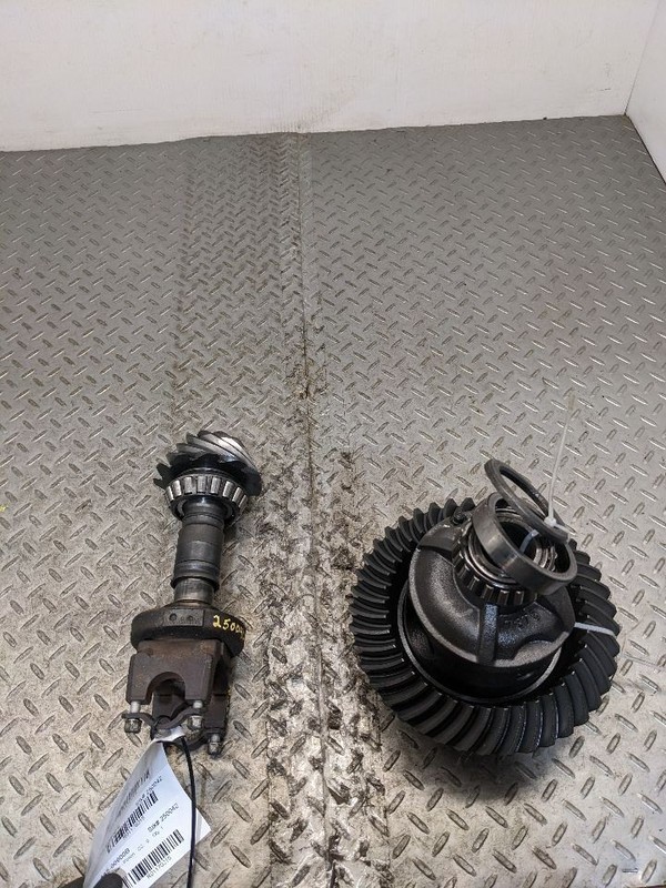 Ring Gear/Pinion Rear Axle 8-1/2" Ring Gear Fits 78-14 SUBURBAN 1500 1170215