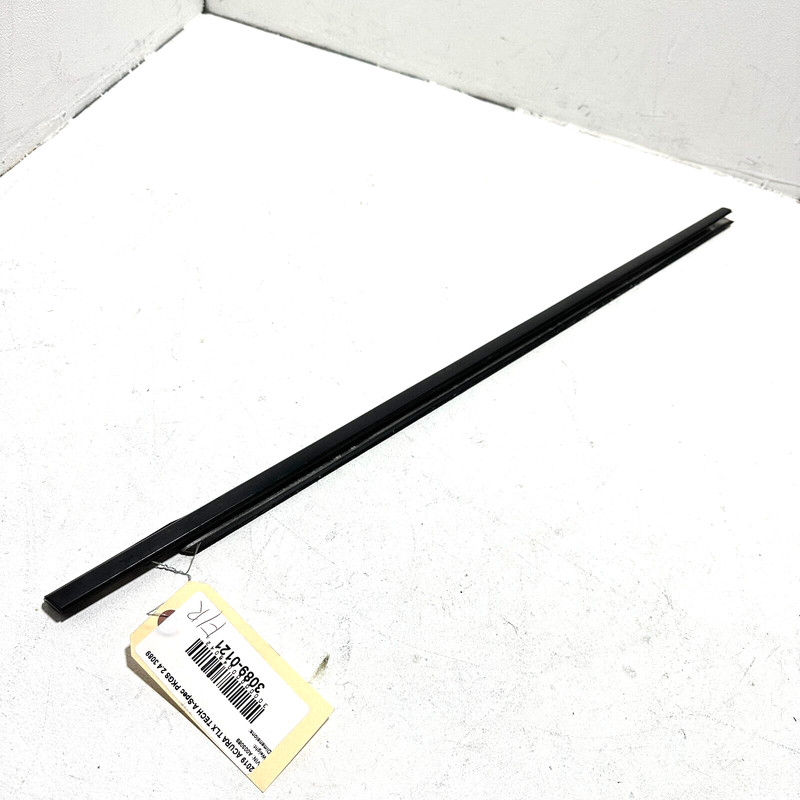 2018-2020 ACURA TLX FRONT PASSENGER DOOR WINDOW WHEATHERSTRIP BELT MOLDING OEM