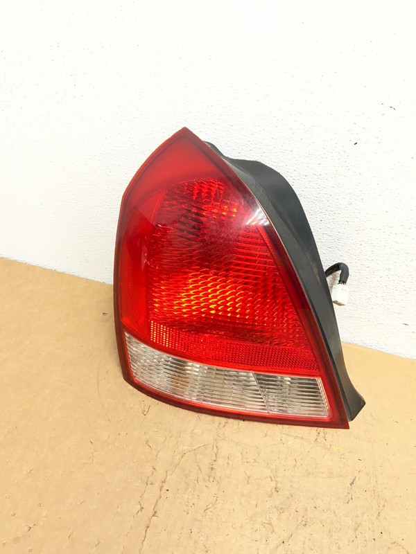 2001-2003 Sedan Hyundai Elantra Left Driver Lh Side Tail Light Oem AD0577 LK