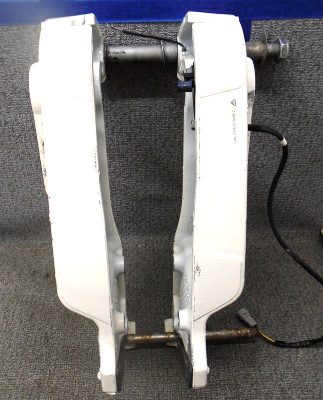 CLAMP BRACKETS TILT TUBE Suzuki 4 Four Stroke 350hp Outboard DF350A motor parts