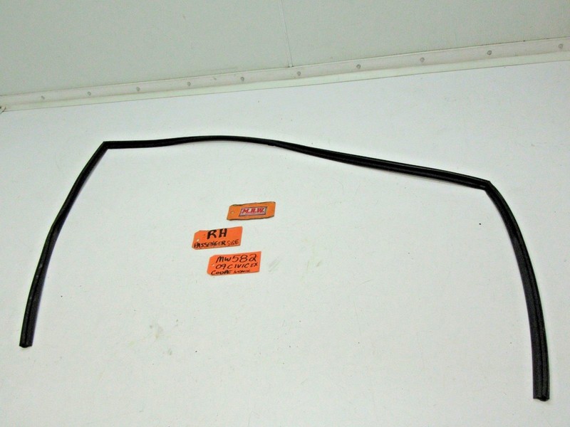 FOR PASSENGER RIGHT DOOR RUBBER SEAL DOOR GLASS WINDOW RUN CHANNEL TRACK COUPE