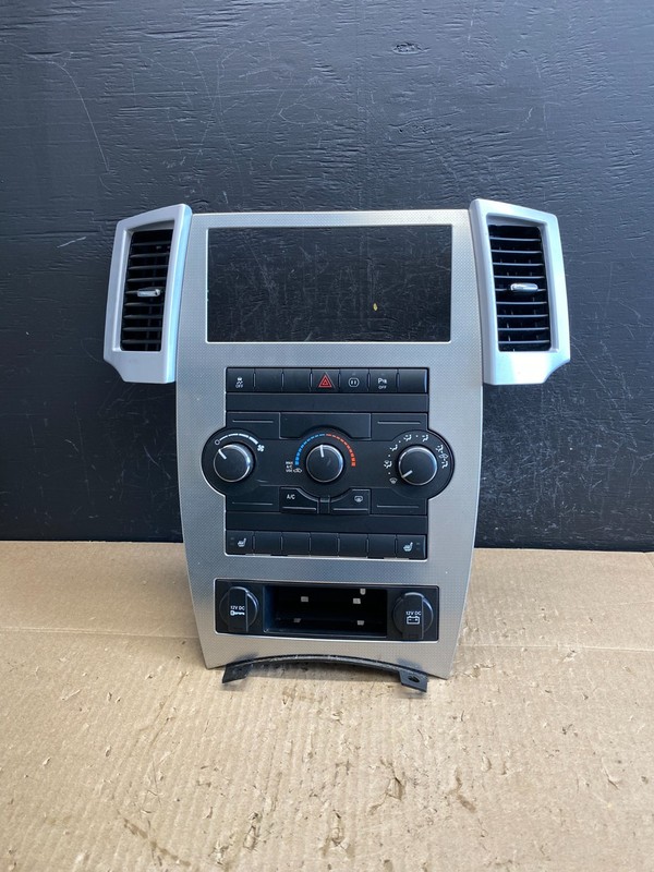 2008 to 2010 Jeep Grand Cherokee Center A/C Heater Climate Control OEM AC9098 DG