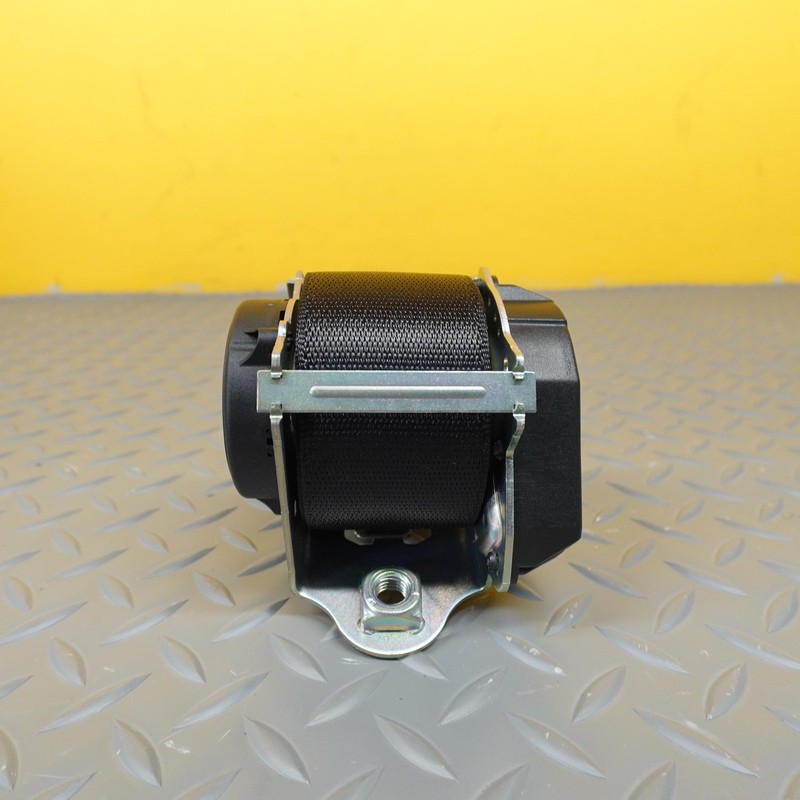 2024-2026 BMW X2 U10 REAR CENTER MIDDLE SEAT BELT RETRACTOR OEM 72116959454