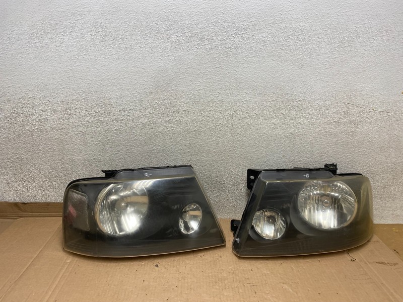 2004 to 2008 Ford F-150 F150 Left+Right Halogen Headlights U8457 DW