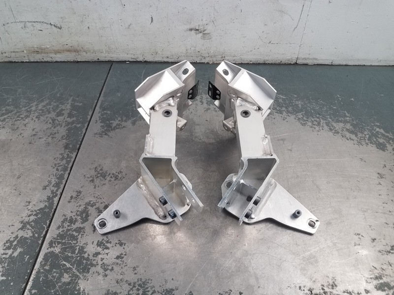 2016 Porsche 981 Cayman GT4 Engine Cradle Left / Right Mounts #1352 V9